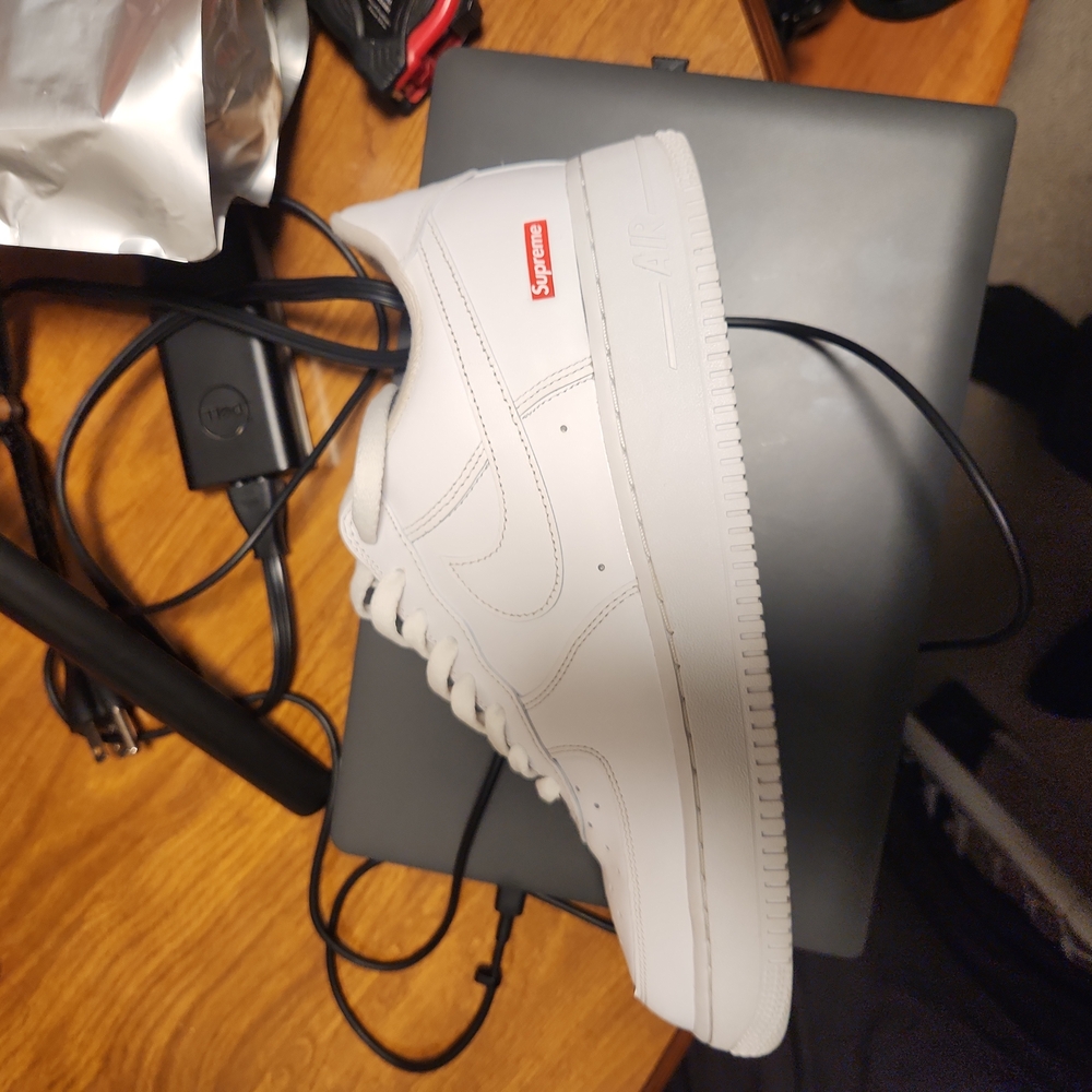 AIR FORCE 1 x SUPREME MEN 10.5 USED